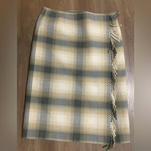 Vintage Villager by Liz Claiborne Wool blend Plaid Skirt with Fringe  Size 14
